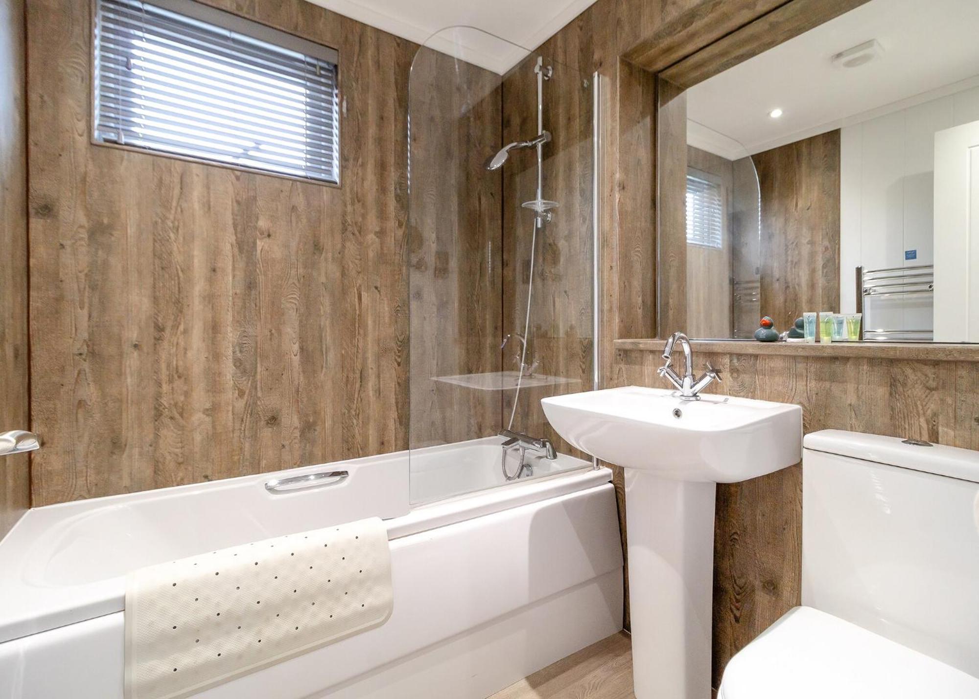 Norfolk Woods Resort And Spa Narborough  Экстерьер фото