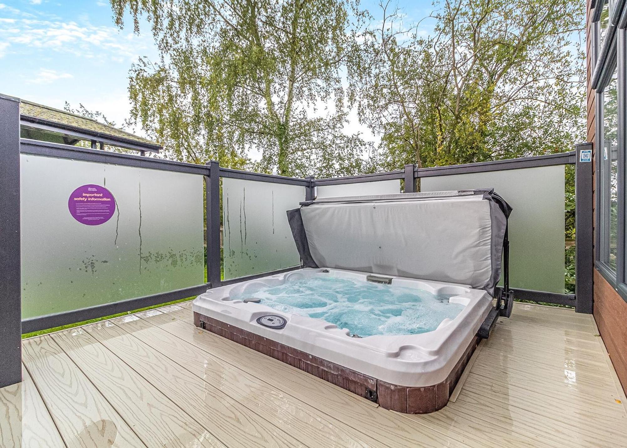 Norfolk Woods Resort And Spa Narborough  Экстерьер фото