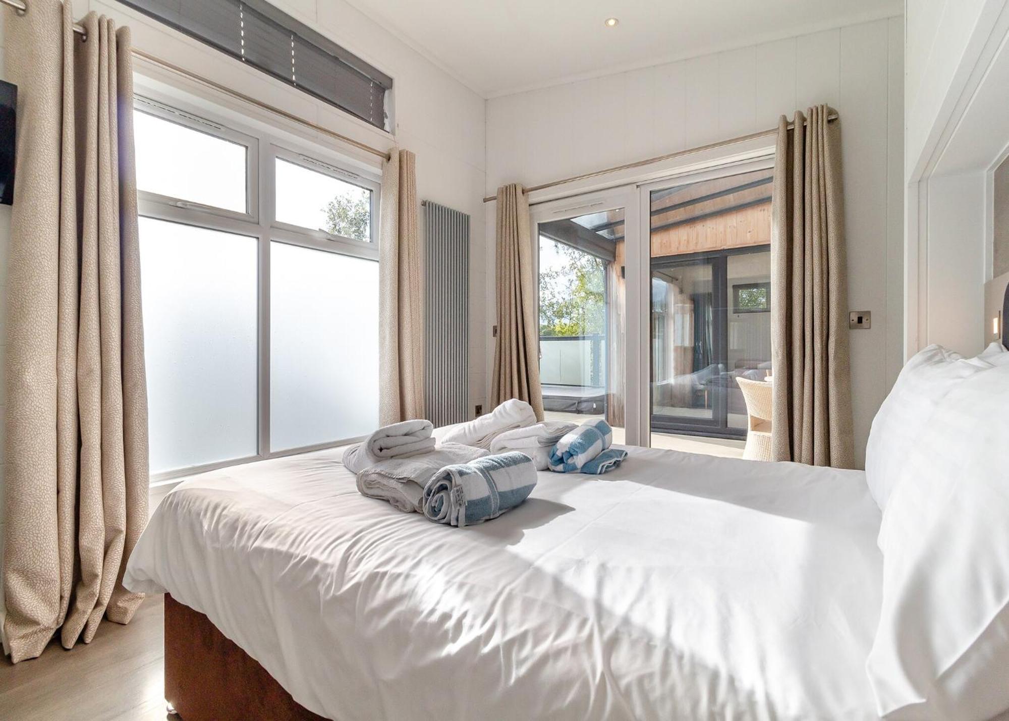 Norfolk Woods Resort And Spa Narborough  Экстерьер фото